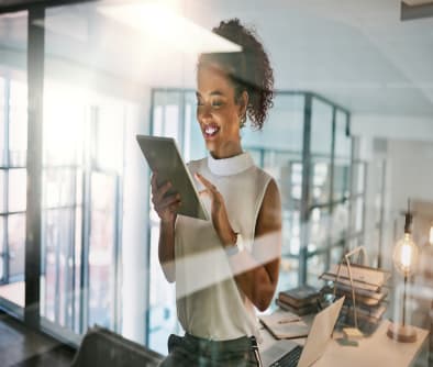 Professional managing Linux servers and software solutions in a modern data center.